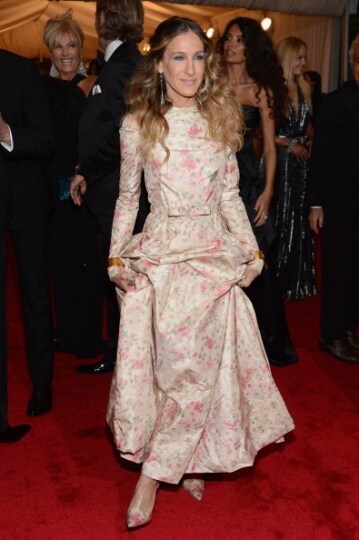 sarah-jessica-parker-in-valentino-haute-couture