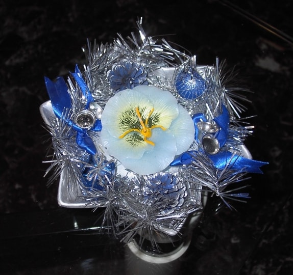 in argento e azzurro