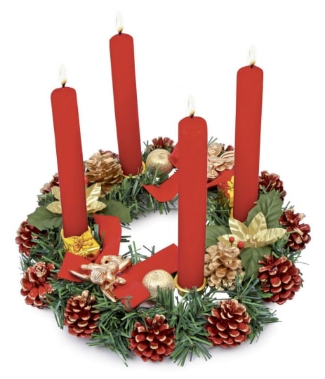 con pigne rosse e candele