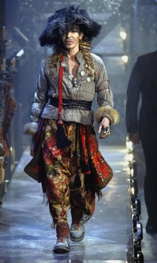 l\'estroso-John-Galliano