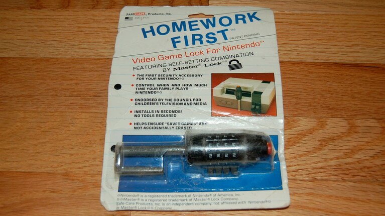 Homework First Lucchetto NES