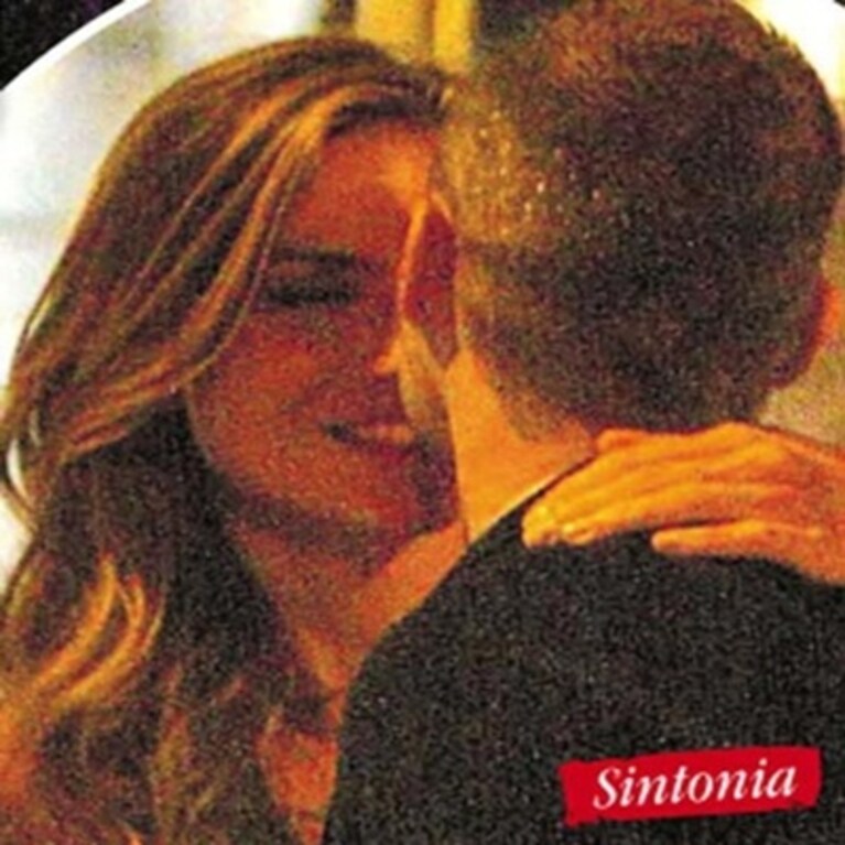 nina senicar sorride