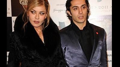 la Grimaldi e il suo nuovo giovane compagno.