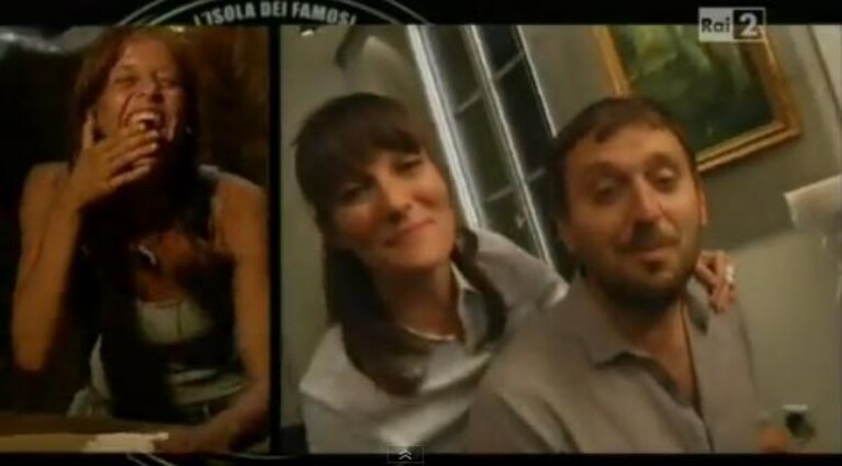 il cantante, la conduttrice e la naufraga