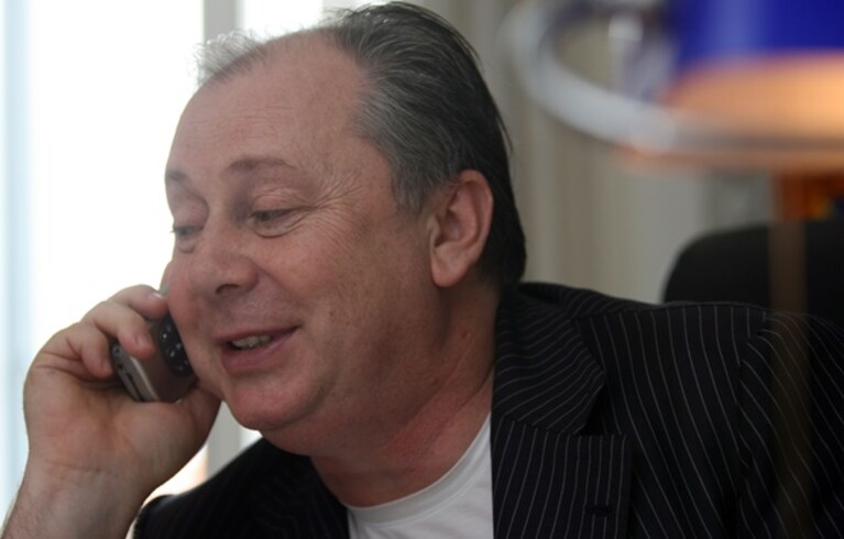 Lele Mora telefona