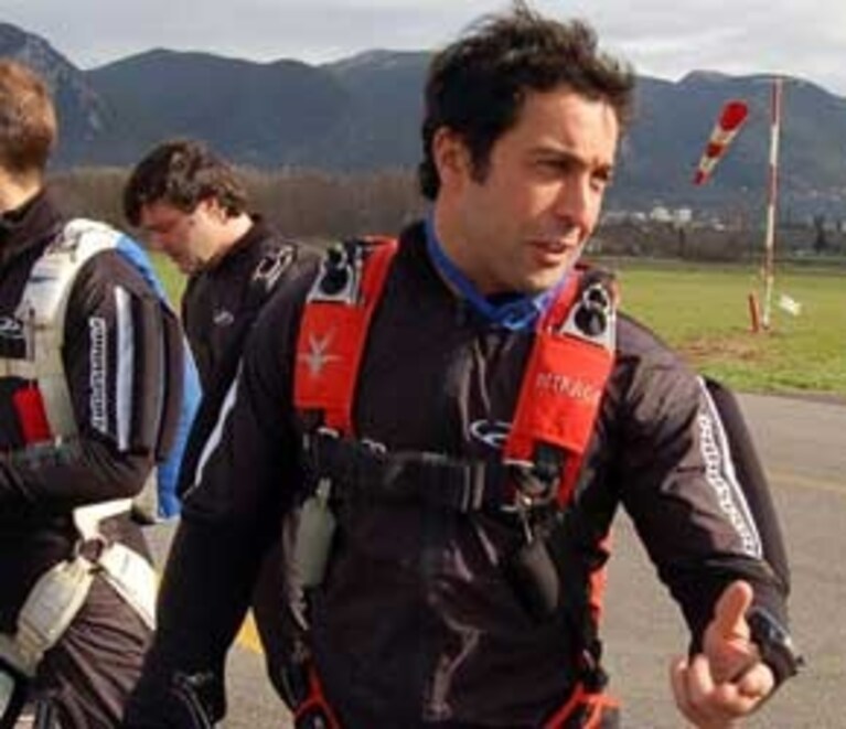 Taricone con il paracadute