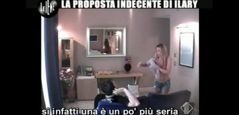 Lo spogliarello di Ilary