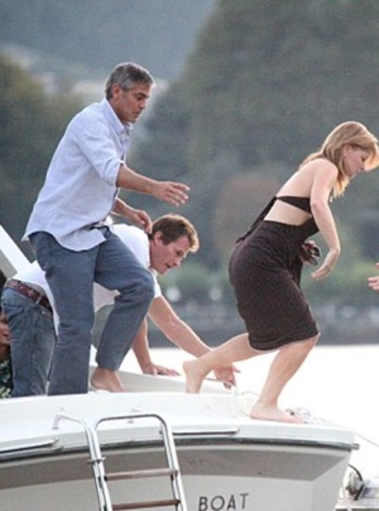 Clooney in barca sul lago