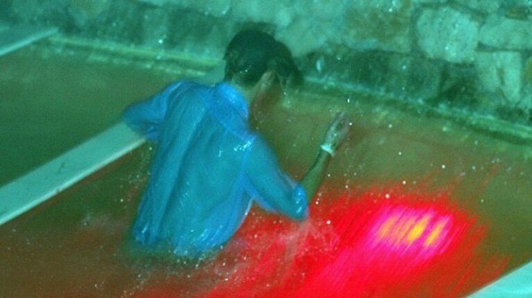 harry in piscina