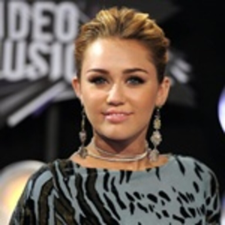 La Cyrus con i capelli legati