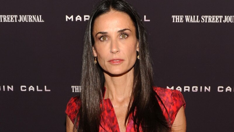 Demi Moore troppo magra, ma con l'anello di fidanzamento di Ashton
