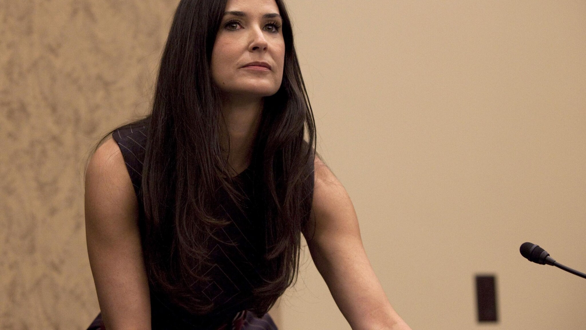 Non è riuscita a superare il tradimento da parte del marito e, lo scorso venerdì, Demi Moore ha contattato un avvocato per avviare le pratiche legate al divorzio da Ashton Kutcher