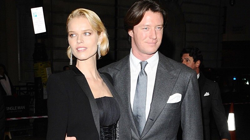 Eva-Herzigova-tradita-dal-compagno-Gregorio-con-una-mora