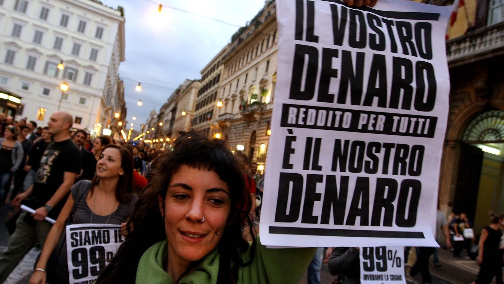 Mentre l’Italia comincia adesso a partecipare alla protesta degli Indignados, numerose star americane si uniscono alla manifestazione che sta infiammando le piazze