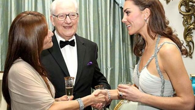 La cicatrice scoperta sulla tempia sinistra di Kate Middleton sta provocando parecchio scalpore