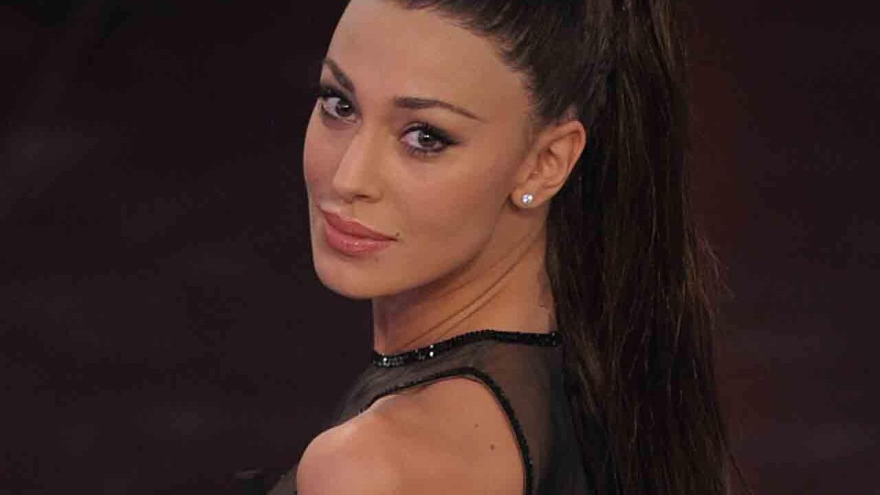 In un’intervista radiofonica a Radio 2 Super Max, l’attore hard Rocco Siffredi ha confessato di aver visto il video porno che ha per protagonista Belen Rodriguez e si è divertito a darle qualche consiglio
