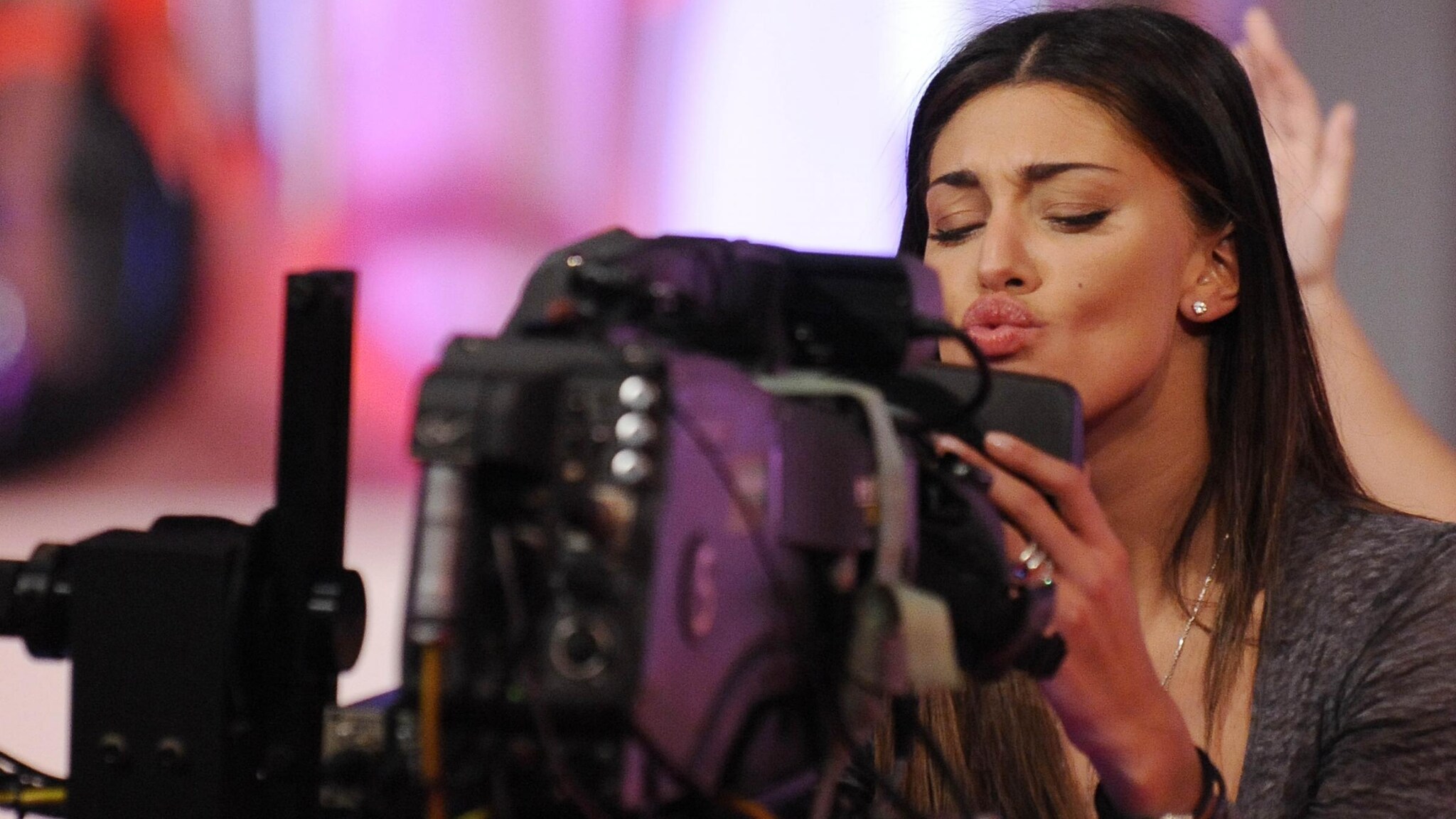 Dal primo provino di TeleBoario alla Tintoria, fino al video hard pubblicato online con Tobias Blanco