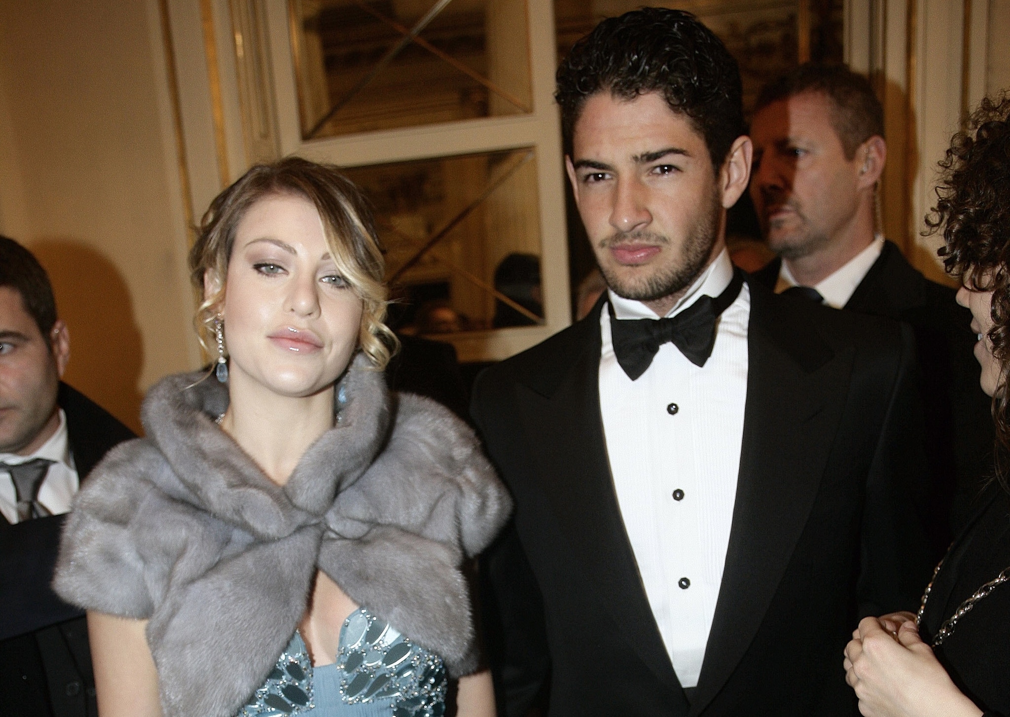 Pur festeggiando il primo anno d’amore con Alexandre Pato, la bella Barbara Berlusconi tiene a puntualizzare che, nonostante i gossip circolati, non è incinta