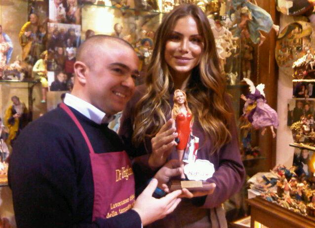 In vista del Natale 2011, le star più sexy dello star system italiano si sfidano a colpi di terracotta.
