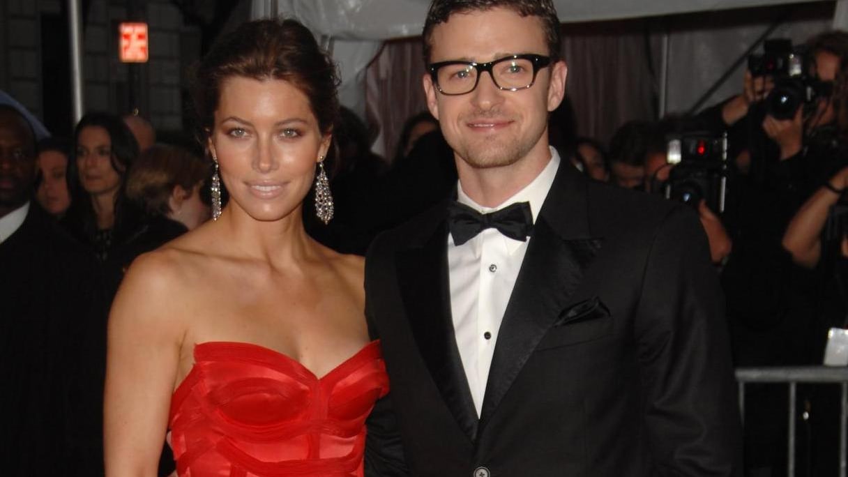 Il cantante Justin Timberlake, reduce dal successo del film Amici di letto con Mila Kunis, è finalmente riuscito a rimettere suo binari giusti la sua vita sentimentale