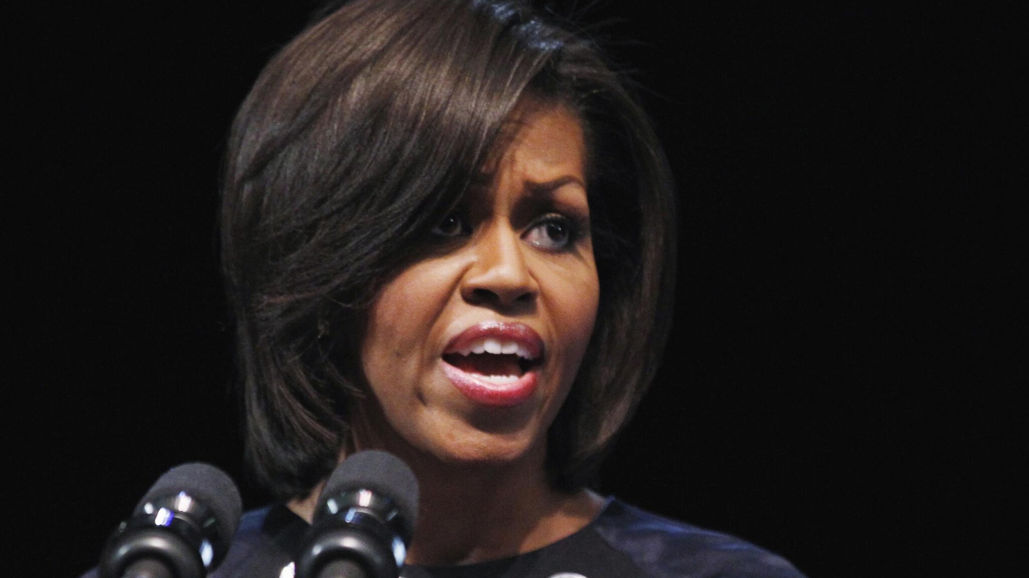 Descritta nel peggiore dei modi all’interno del libro The Obamas, la First Lady americana ha deciso di rispondere alle accuse che la giornalista Jodi Kantor