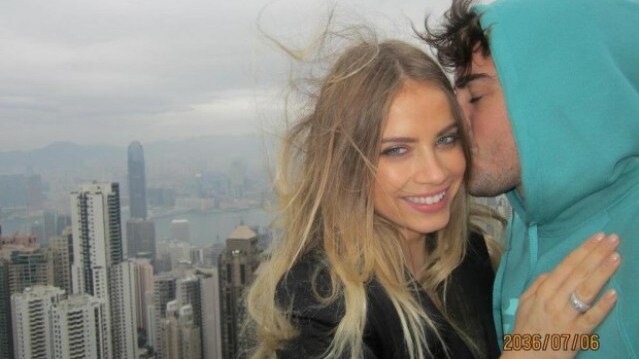 Le foto pubblicate sul blog ufficiale dell’ex Miss Svizzera Xenia Tchoumitcheva parlano chiaro