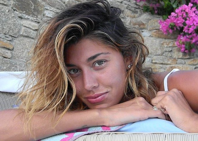 La showgirl Belen Rodriguez e il fidanzato Stefano De Martino sono stati vittime di un incidente