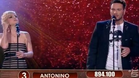 Sarà anche solo un caso ma vedere Antonino Spadaccino che indossa il marchio preferito da Stefano De Martino e da Fabrizio Corona
