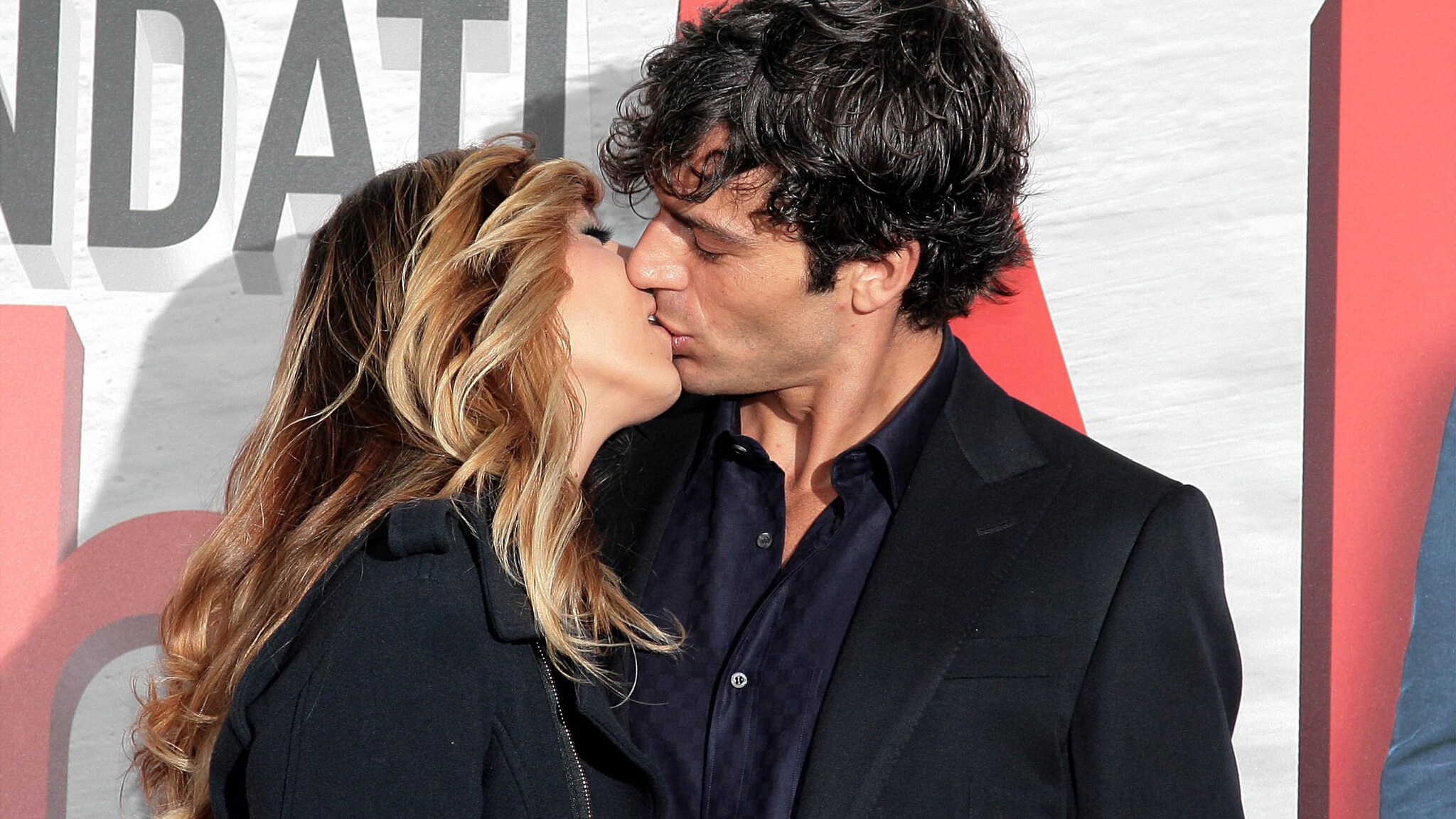 Luca Argentero e la moglie Myriam Catania dimostrano nella maniera più ovvia possibile che tra loro non c’è alcuna crisi