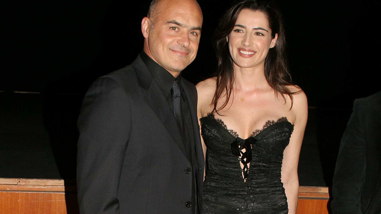 Dopo essere diventati genitori della piccola Emma, Luca Zingaretti e la compagna Luisa Ranieri si sono decisi a diventare anche marito e moglie