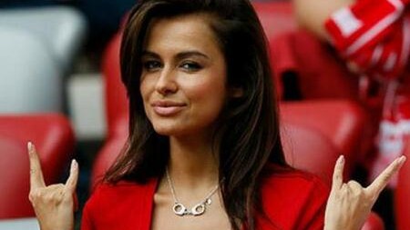 I tifosi degli Europei di calcio 2012 hanno eletto la loro musa. Lei è Natalia Siwiec, la modella polacca che ha stregato sportivi