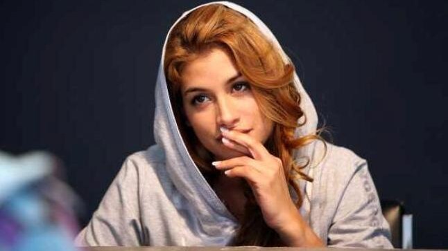 Piccolo incidente sexy per l'attrice Giulia Michelini, la Rosy Abate della serie tv Squadra Antimafia - Palermo Oggi 4