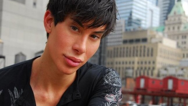 Con le sue 90 operazioni chirurgiche, Justin Jedlica è riuscito a imporsi all'attenzione del pubblico italiano che ha visto in lui il Ken umano