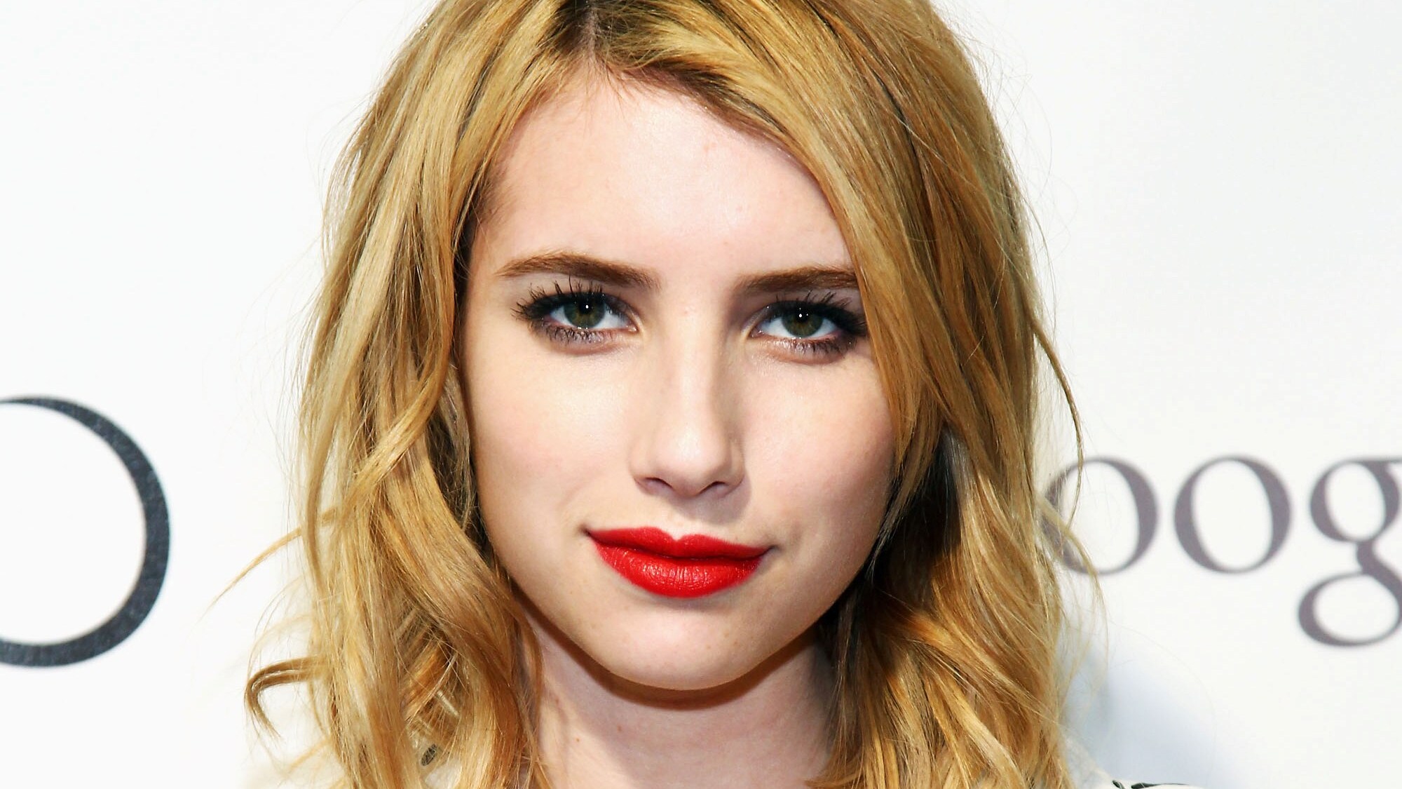 Emma Roberts, nipote della più famosa Julia, ha scelto d'indossare un costume particolarmente originale per festeggiare Halloween