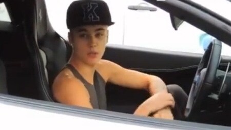 Disavventura al volante per il cantante Justin Bieber
