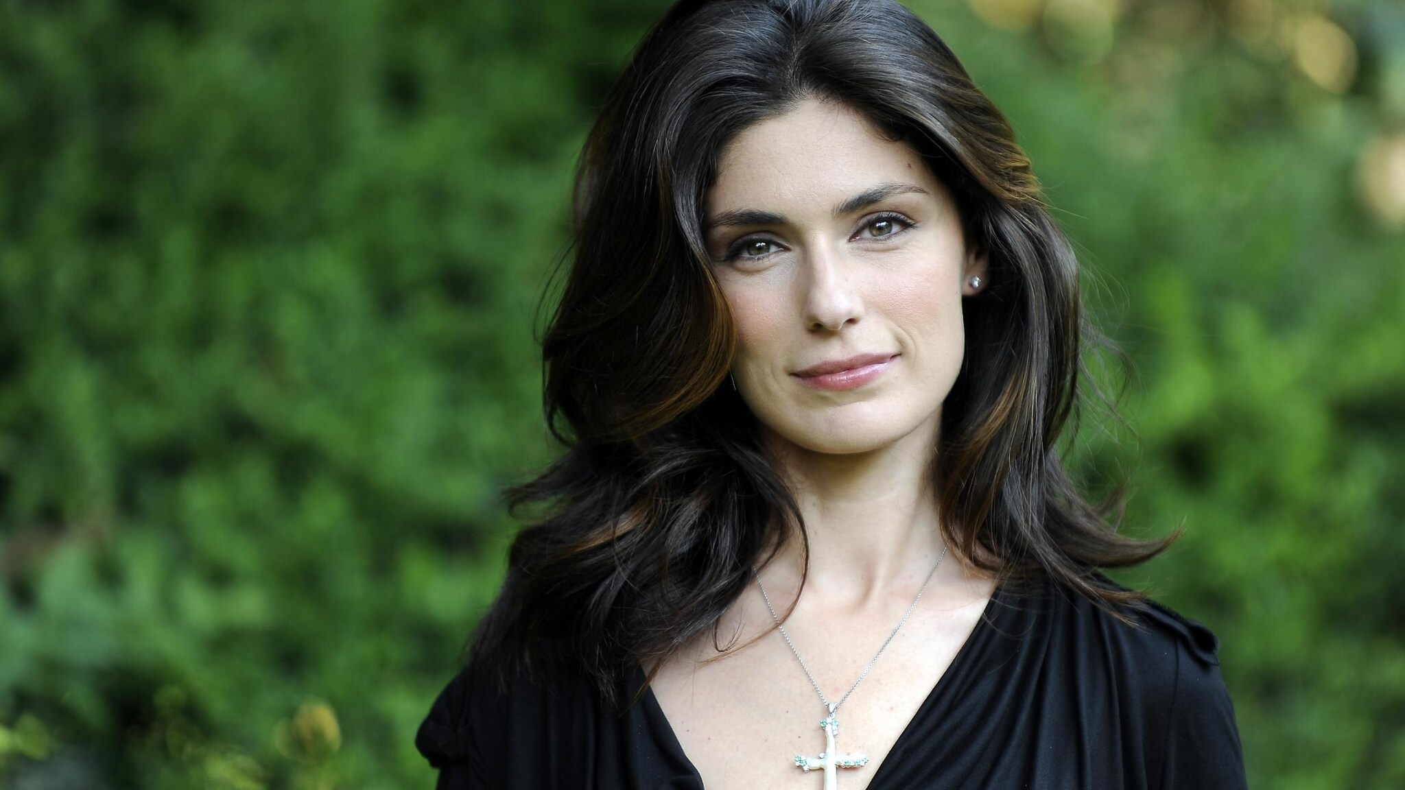 Alle mamme vip 2012 si aggiunge a sorpresa anche l'attrice Anna Valle che a 38 anni, ha deciso di dare un fratellino alla piccola Ginevra