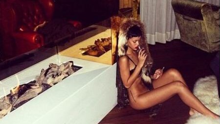 Sexy come poche, Rihanna può permettersi davvero di tutto