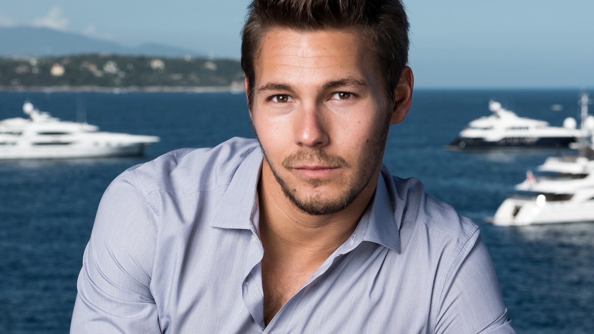 Tra le due litiganti, la terza gode. Nella realtà Scott Clifton, il Liam Spencer di Beautiful, ha infatti sposato la fidanzata storica Nicole Lampson