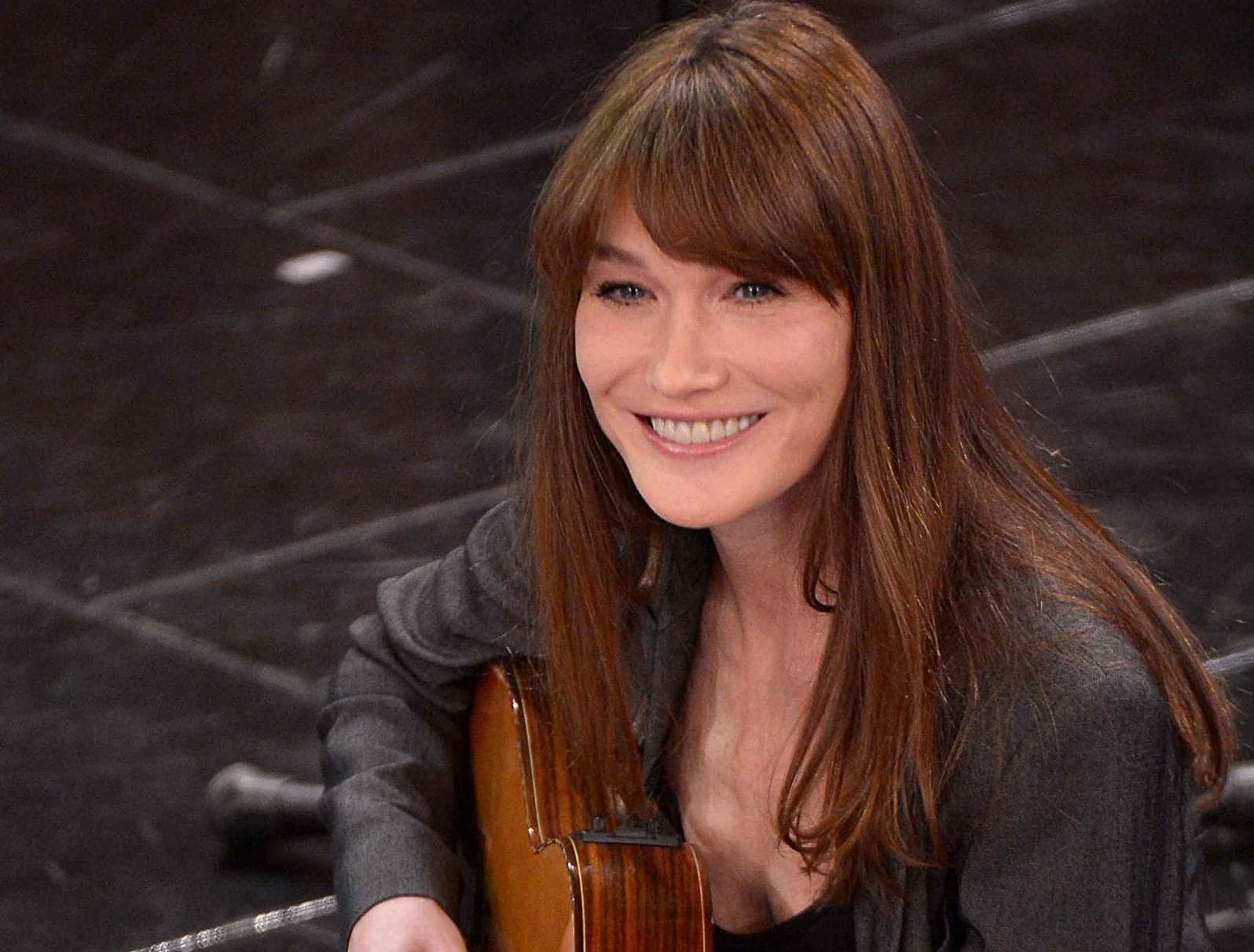 Anna Falchi contro Carlà