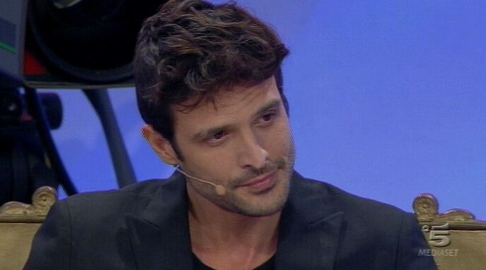 Il neo tronista Alessandro Pess non convince il pubblico di Uomini e Donne