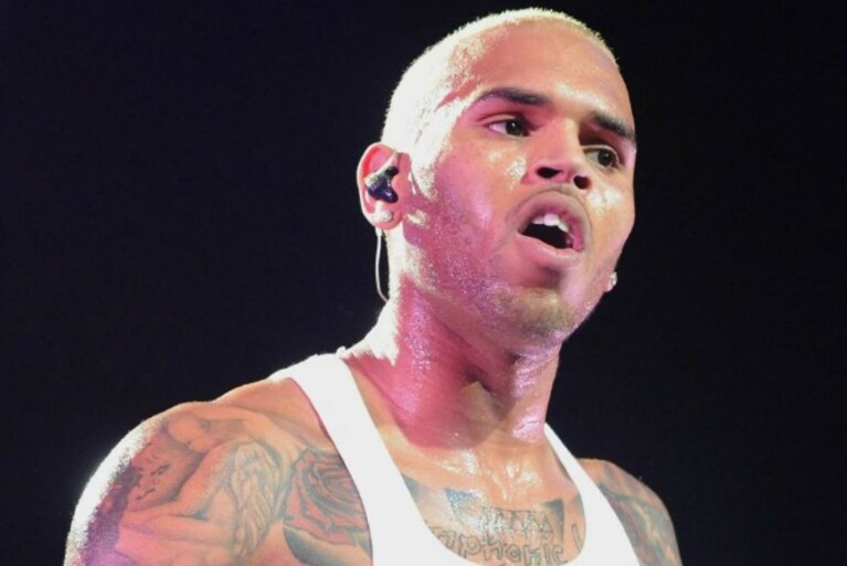 chris brown distrugge la porsche