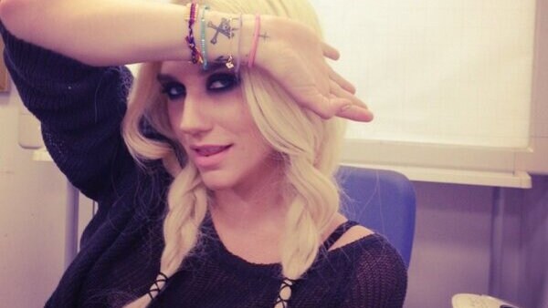 Ke$ha corteggia Harry Styles