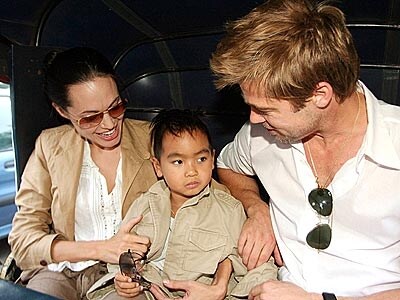angelina-e-brad-con-madox-uno-dei-loro-figli-adottivi