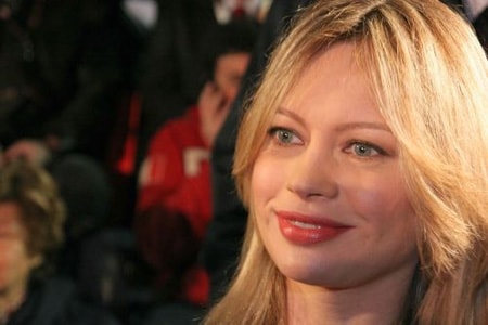 Anna Falchi sfila con il pancione | Gossip Fanpage