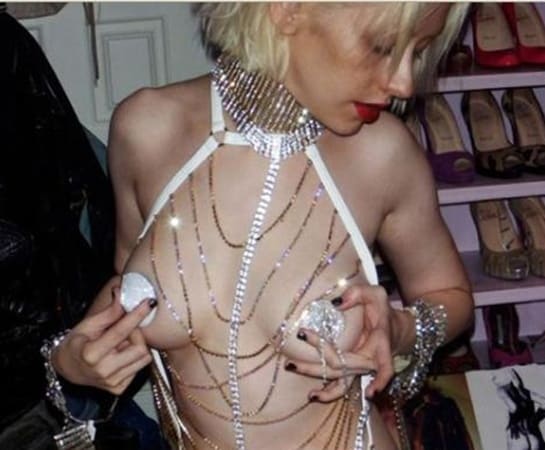 christina-aguilera-hot