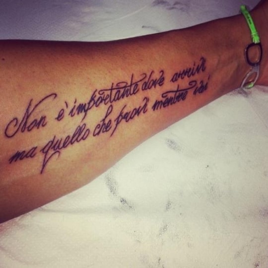 Ecco-la-frase-che-Costantino Vitagliano-si-è-fatto-tatuare