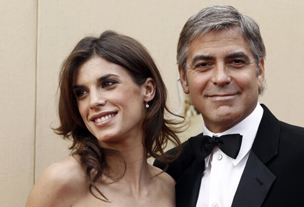 Elisabetta Canalis sorride con George