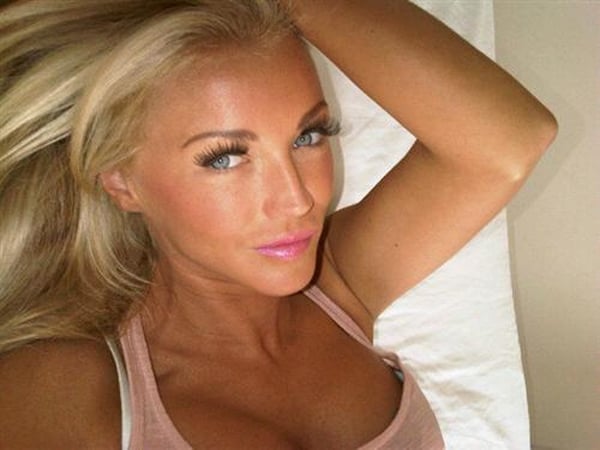 la-sensualita-di-holly-henderson