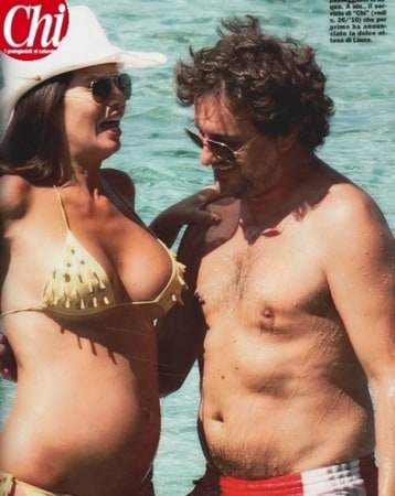 laura-torrisi-al-mare-col-pancione