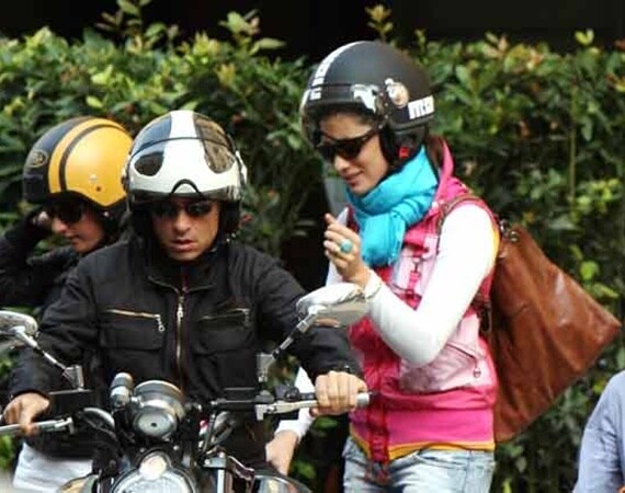 cantante-romano-in-moto